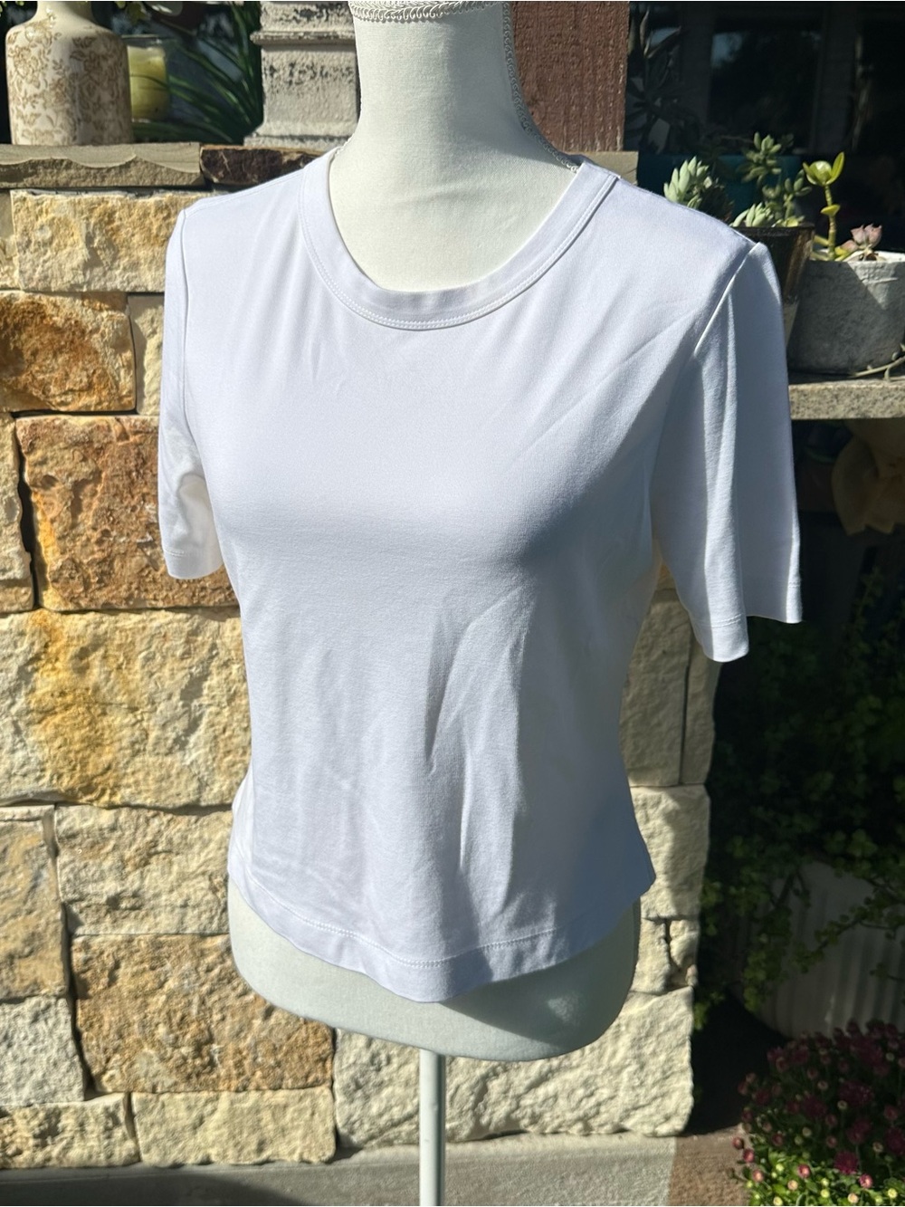 Adrienne Vittadini White Short Sleeve Crewneck Tee